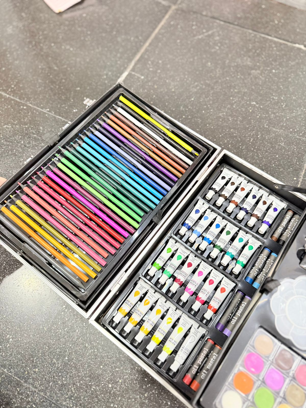 Set de Arte Valija Metal 4