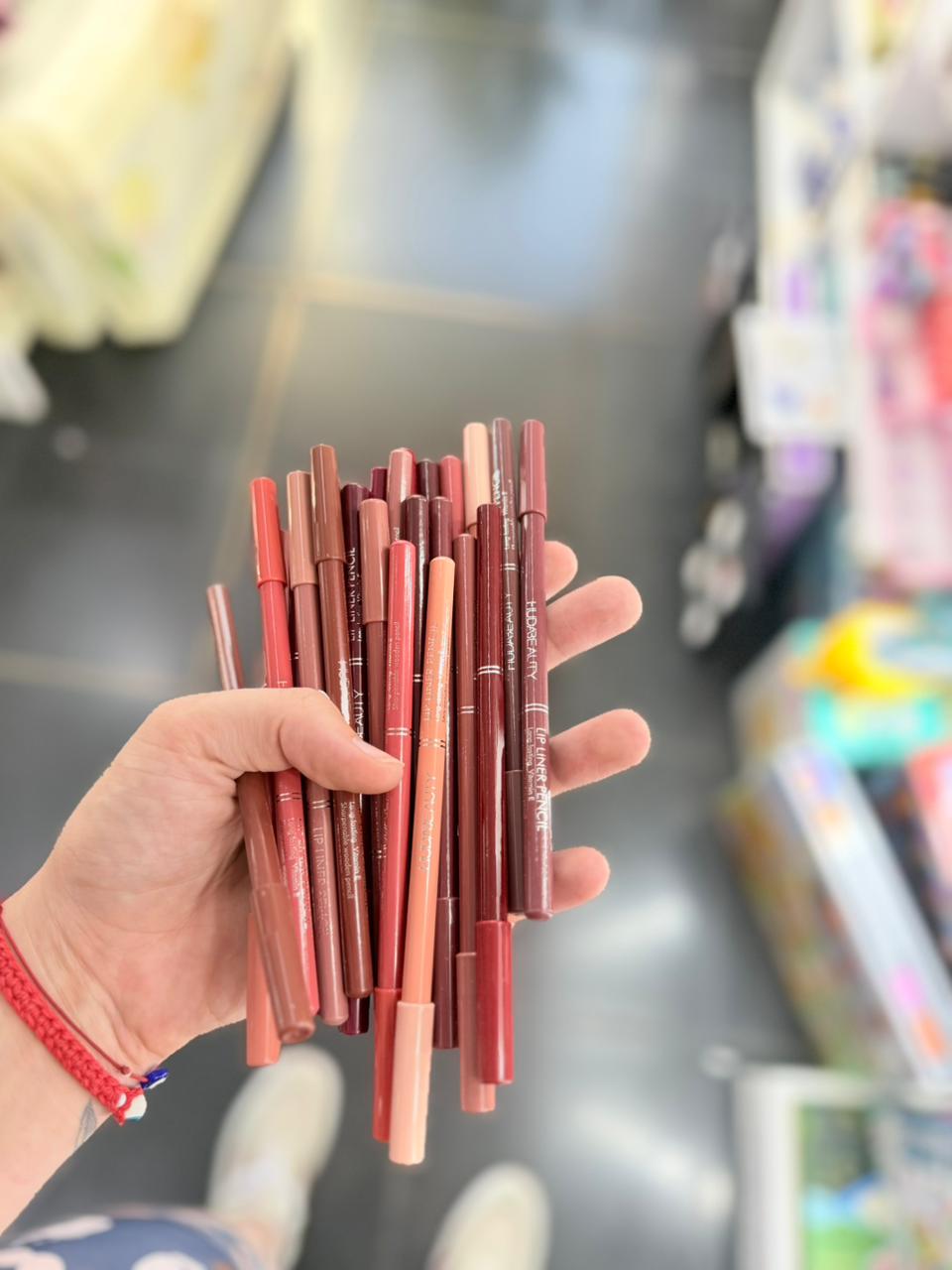 Delineador Labios Hudabeauty