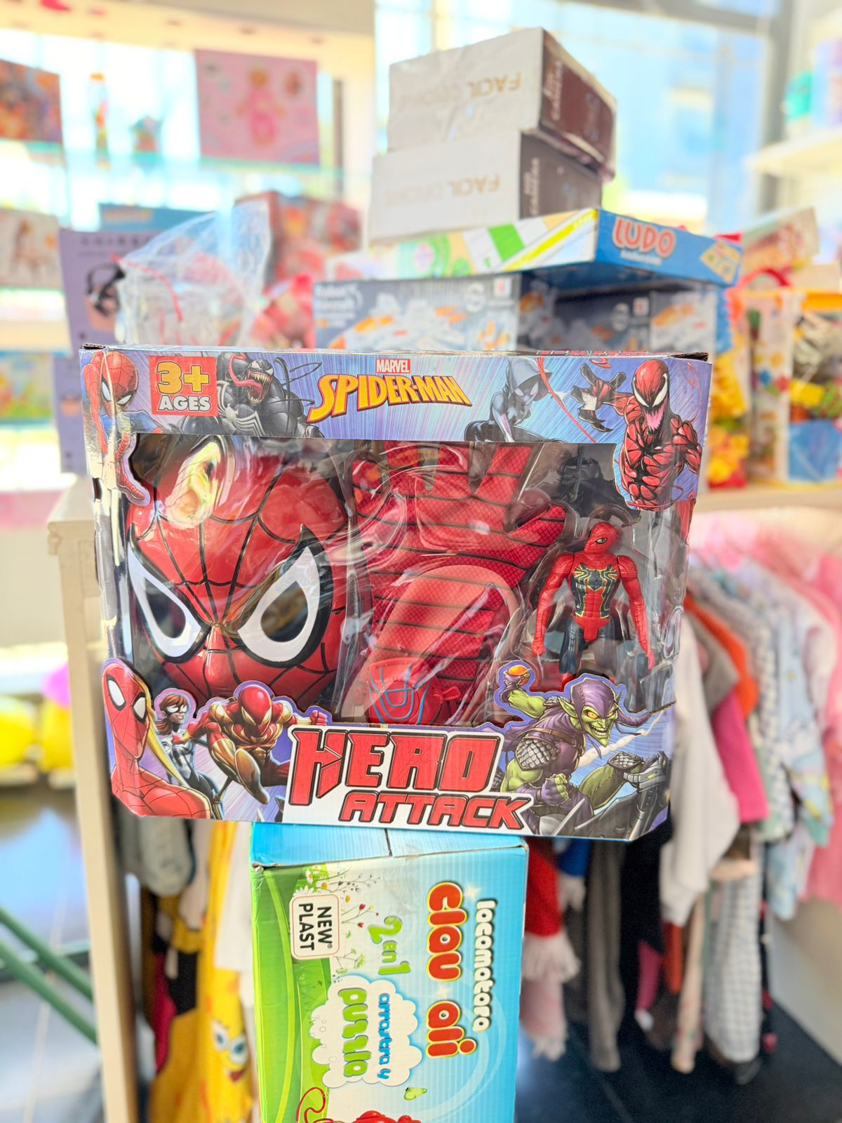 Hero Atak Hombre Araña